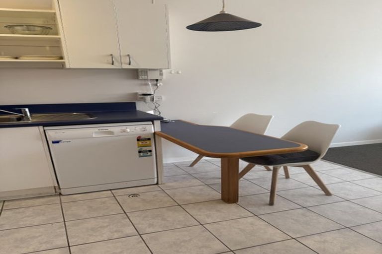 Photo of property in Terrace Tower Apartments, 1d/126 The Terrace, Wellington Central, Wellington, 6011