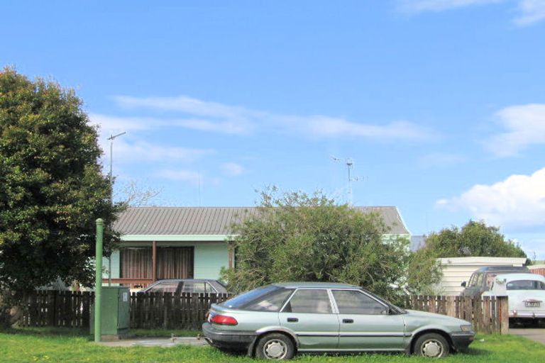 Photo of property in 2 Longstead Avenue, Papamoa Beach, Papamoa, 3118