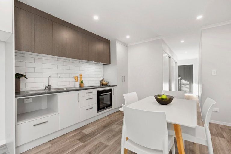 Photo of property in 2/10 Gazeley Avenue, Silverdale, Hamilton, 3216