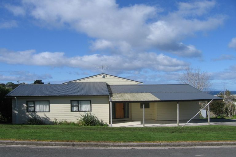 Photo of property in 22 Cullen Street, Mangawhai Heads, Mangawhai, 0505