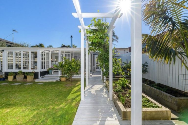 Photo of property in 207d Valley Road, Mount Maunganui, 3116