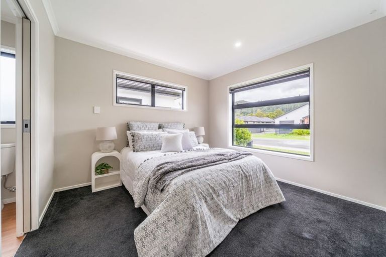 Photo of property in 22 Te Kaeaea Crescent, Wallaceville, Upper Hutt, 5018
