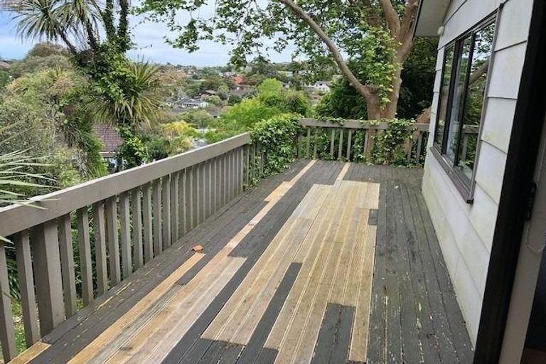 Photo of property in 1/42 Woodlands Crescent, Browns Bay, Auckland, 0630
