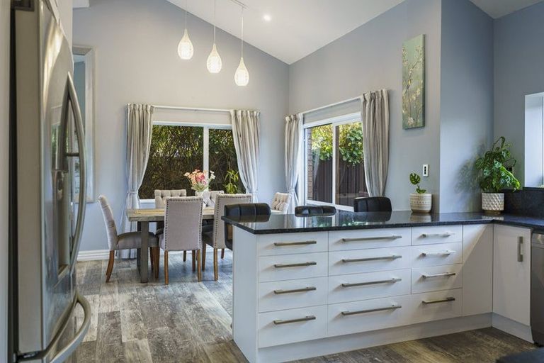 Photo of property in 3 Sealy Road, Bluff Hill, Napier, 4110