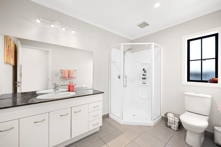 Photo of property in 27 Nielsen Gardens, Rototuna, Hamilton, 3210