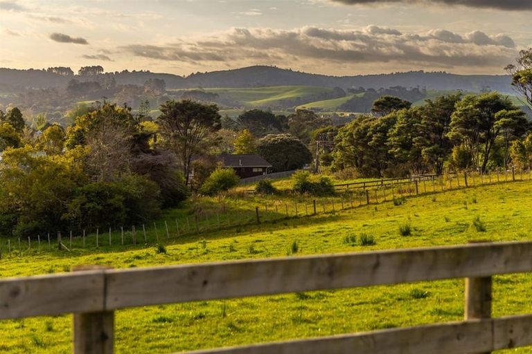 Photo of property in 90 Mcentee Road, Waitakere, Auckland, 0816