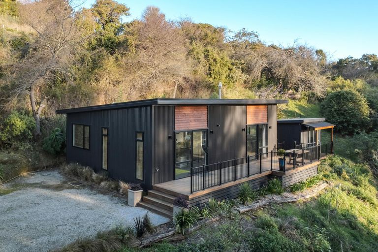 Photo of property in 10 Bute Street, Moeraki, 9482