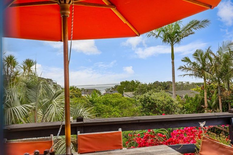 Photo of property in 3 Park Rise, Campbells Bay, Auckland, 0630