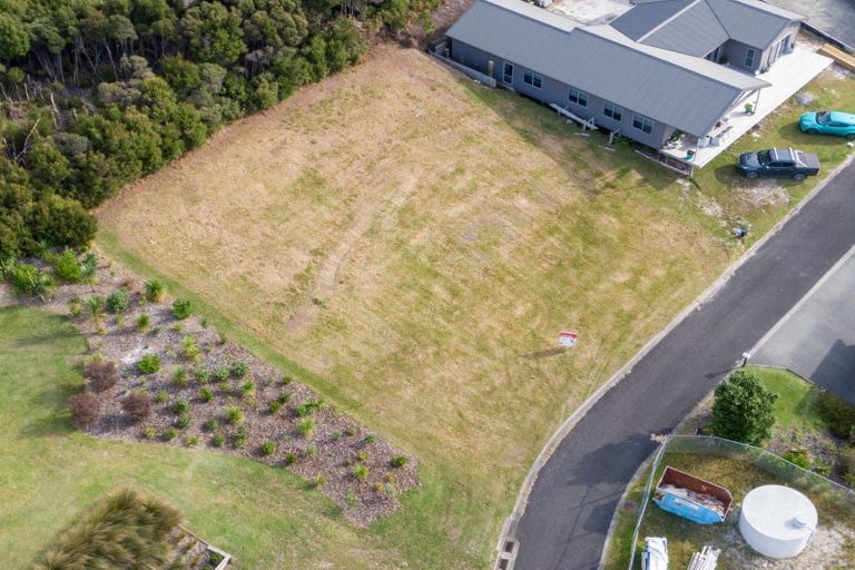 Photo of property in 14 Sunrise Place, Cable Bay, 0420