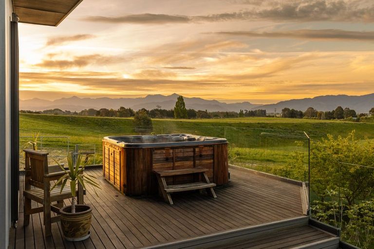 Photo of property in 72 Fairbourne Drive, Fairhall, Blenheim, 7272