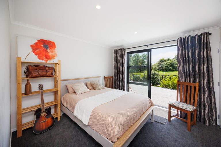 Photo of property in 567 Lethbridge Road, Halcombe, 4775