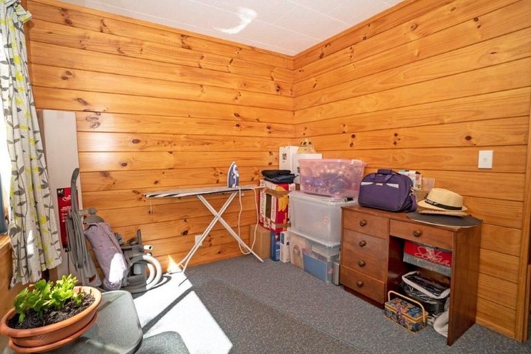 Photo of property in 31 Ngahue Crescent, Carters Beach, Westport, 7825