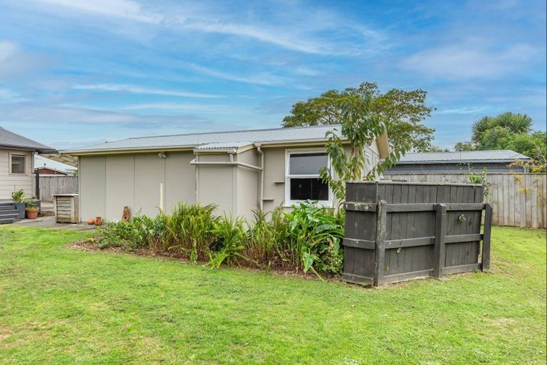 Photo of property in 11 Matipo Street, Levin, 5510