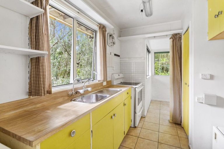 Photo of property in 71 Leinster Avenue, Raumati South, Paraparaumu, 5032