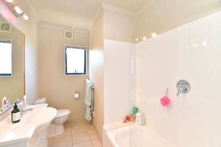 Photo of property in 88d Brian Crescent, Stanmore Bay, Whangaparaoa, 0932