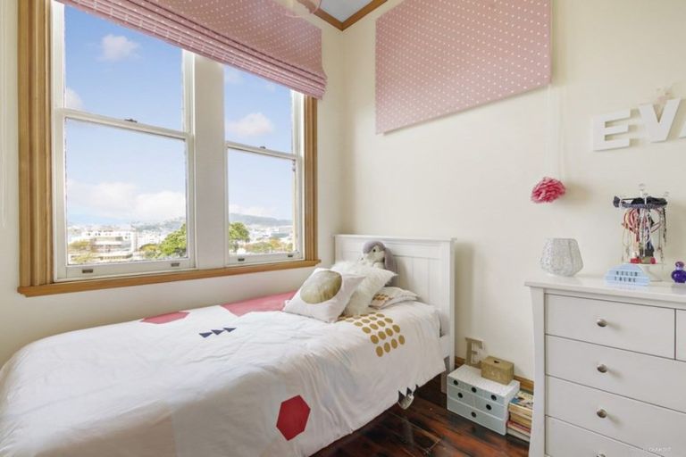 Photo of property in 37 Grant Road, Thorndon, Wellington, 6011