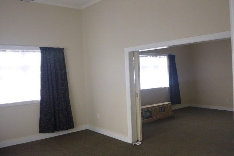 Photo of property in 2a Henry Street, Ebdentown, Upper Hutt, 5018