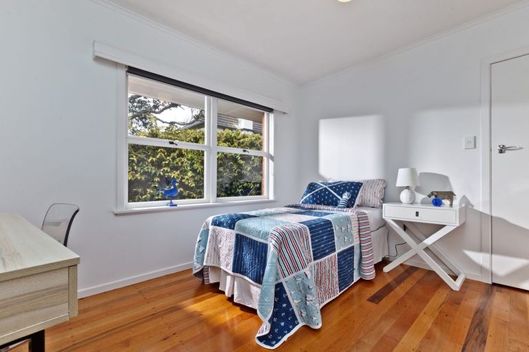 Photo of property in 2/28 Hemi Street, Narrow Neck, Auckland, 0622