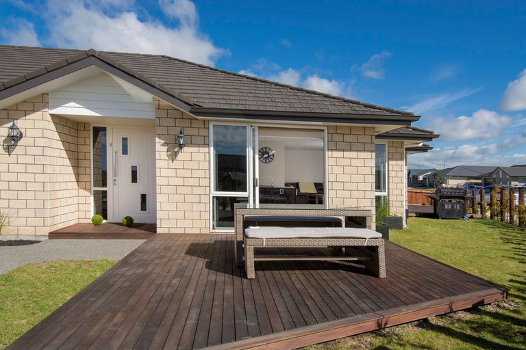 Photo of property in 1 Livingstone Drive, Papamoa Beach, Papamoa, 3118