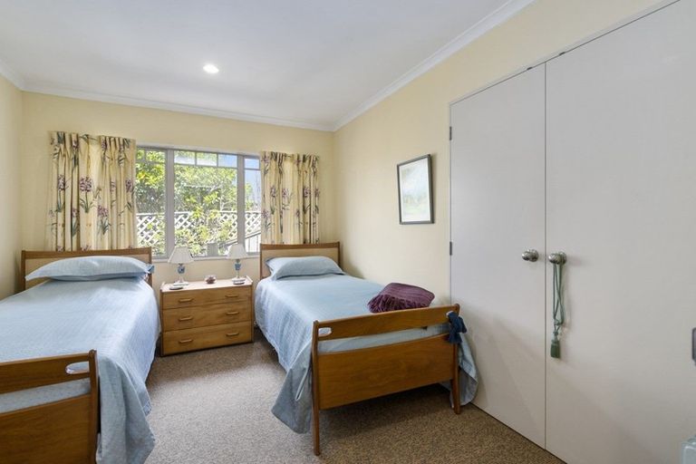 Photo of property in 22 Abby Road, Fitzherbert, Palmerston North, 4410