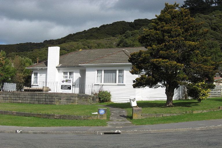 Photo of property in 9 Puriri Street, Wainuiomata, Lower Hutt, 5014