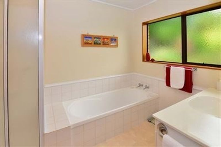Photo of property in 1/32 Riverside Road, Orewa, 0931