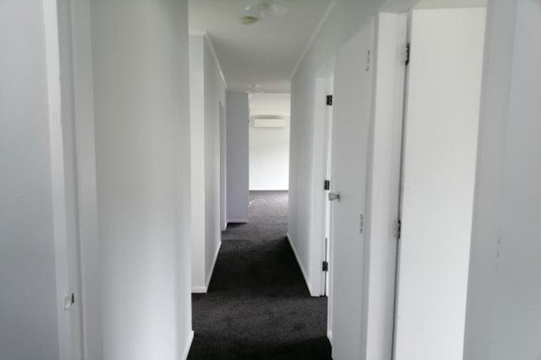 Photo of property in 35 Glen Road, Stokes Valley, Lower Hutt, 5019