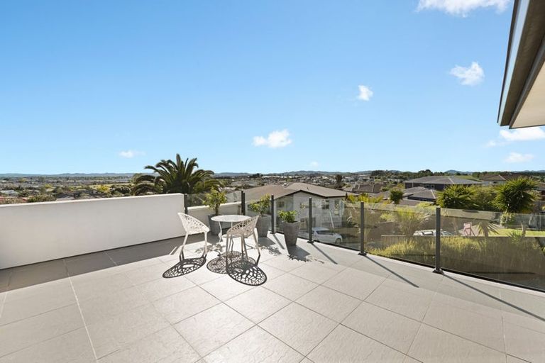 Photo of property in 21 Raddington Way, Huntington, Hamilton, 3210