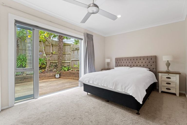 Photo of property in 24 Kiteroa Terrace, Rothesay Bay, Auckland, 0630