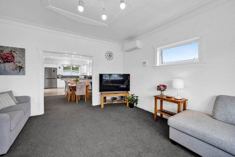 Photo of property in 18 Albion Street, Hawera, 4610