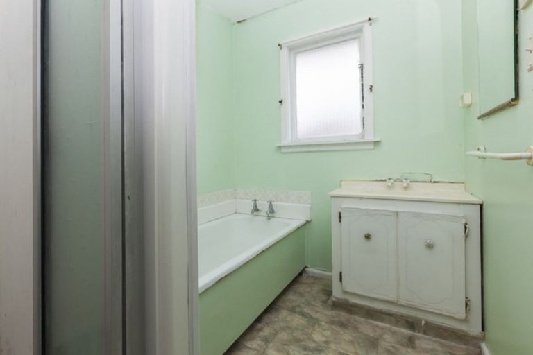 Photo of property in 11 Pembroke Street, Avondale, Christchurch, 8061