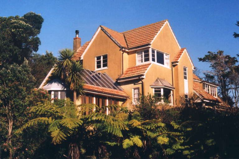 Photo of property in 37 Trelissick Crescent, Ngaio, Wellington, 6035