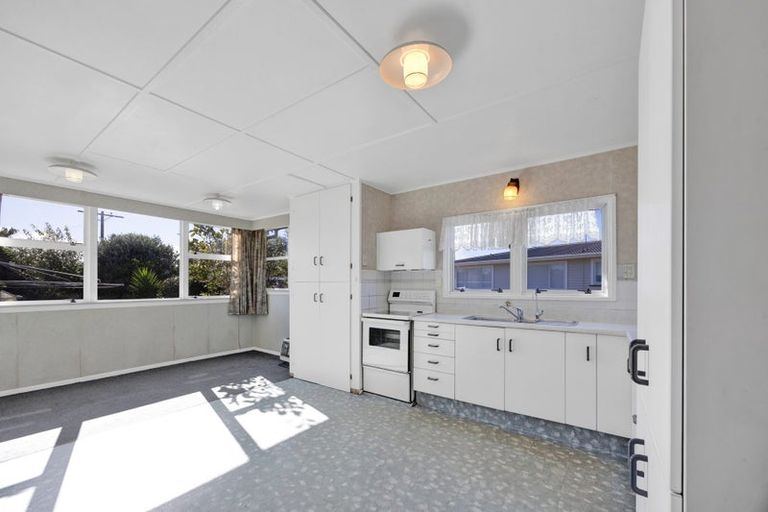 Photo of property in 124 Glover Road, Hawera, 4610