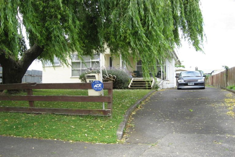 Photo of property in 57 Friesian Drive, Mangere, Auckland, 2022