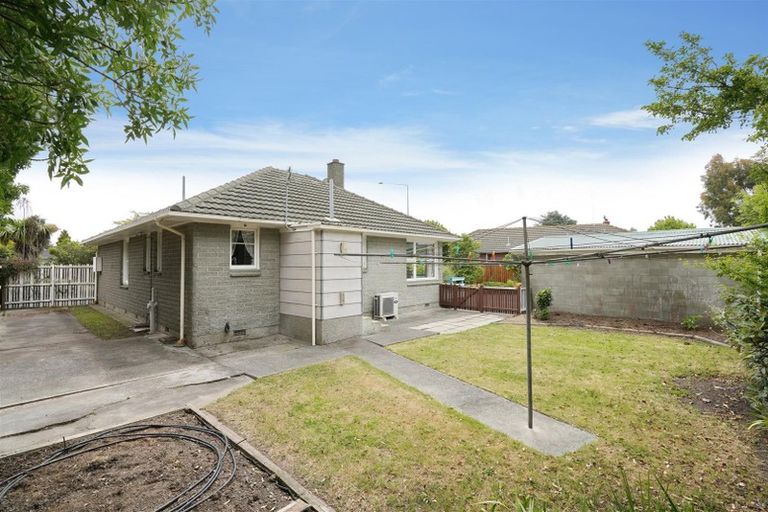 Photo of property in 17 Masham Road, Broomfield, Christchurch, 8042