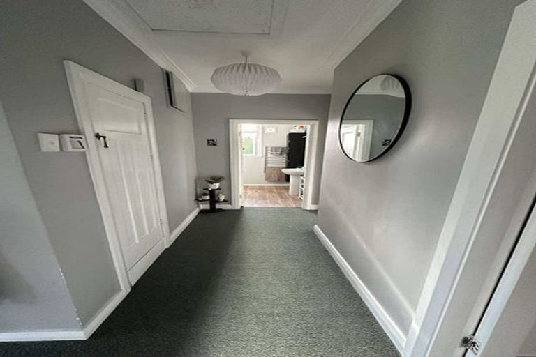 Photo of property in 10 Helen Street, Brooklyn, Wellington, 6021