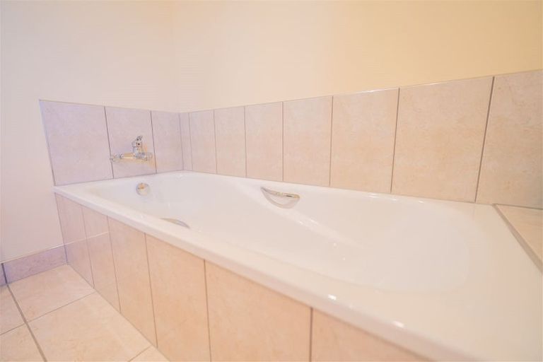 Photo of property in 31 Patience Bay Drive, Te Anau, 9679