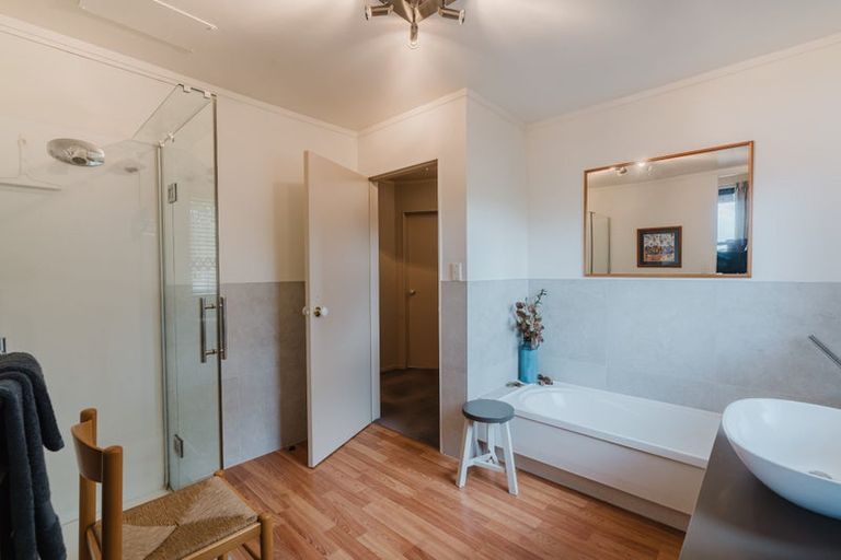 Photo of property in 135a Lake Crescent, Hamilton Lake, Hamilton, 3204