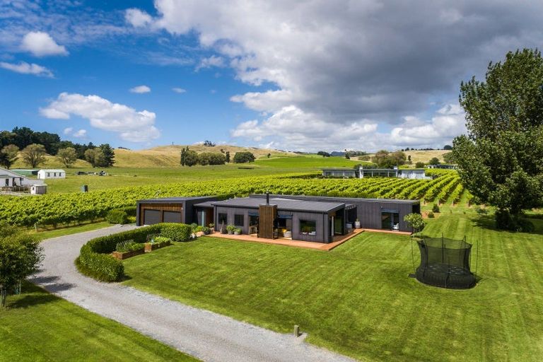 Photo of property in 17 Tirohanga Road, Haumoana, Hastings, 4180