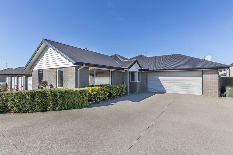 Photo of property in 26 Henley Close, Rolleston, 7614