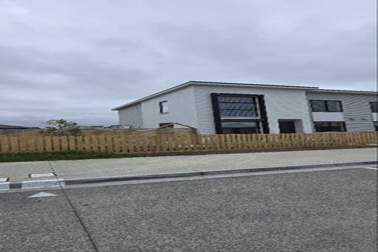 Photo of property in 37 Kapia Drive, Takanini, 2112