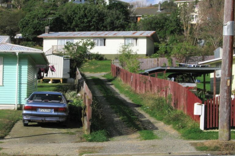 Photo of property in 220 Sievers Grove, Cannons Creek, Porirua, 5024