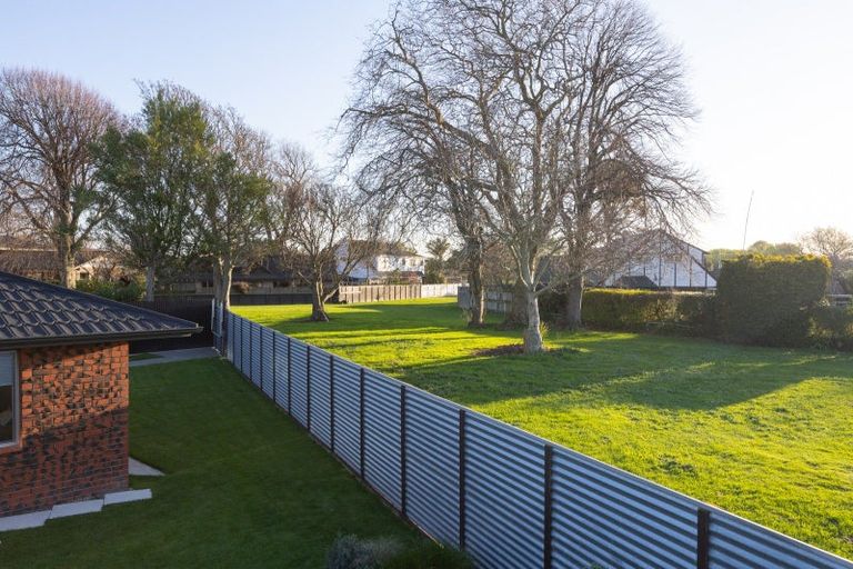 Photo of property in 12 Caulfield Place, Awapuni, Palmerston North, 4412