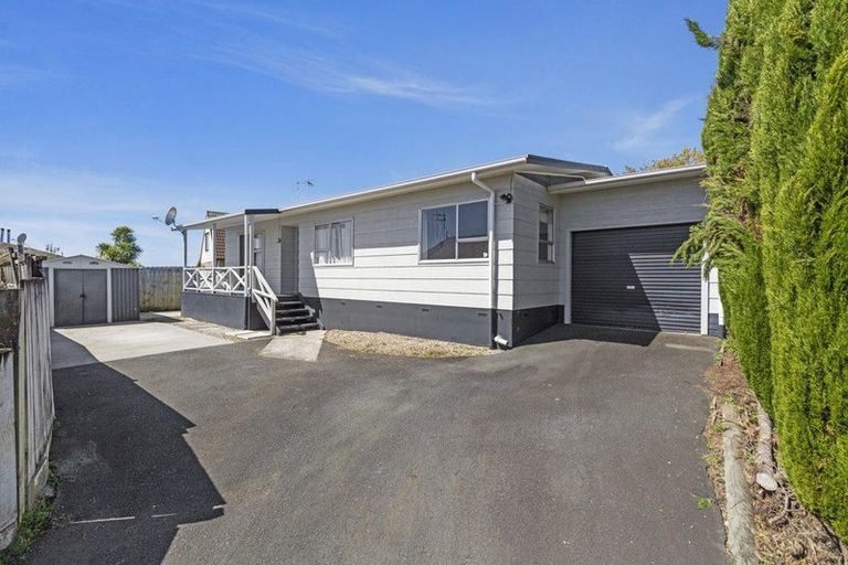 Photo of property in 15 Pohutukawa Drive, Pukete, Hamilton, 3200