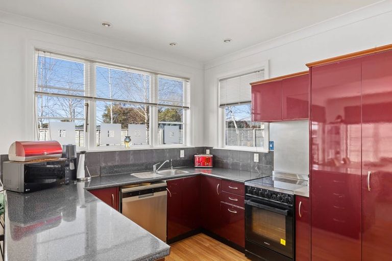 Photo of property in 28 Oxford Street, Martinborough, 5711