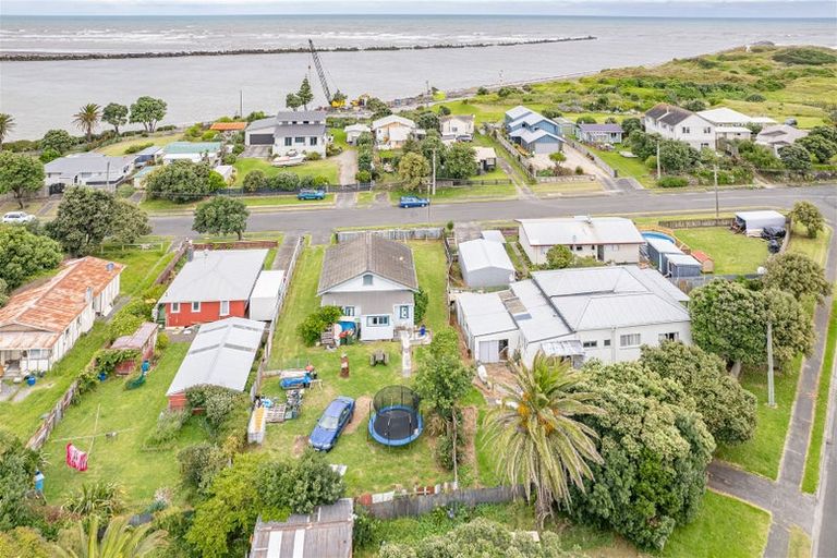 Photo of property in 22 Tregenna Street, Castlecliff, Whanganui, 4501