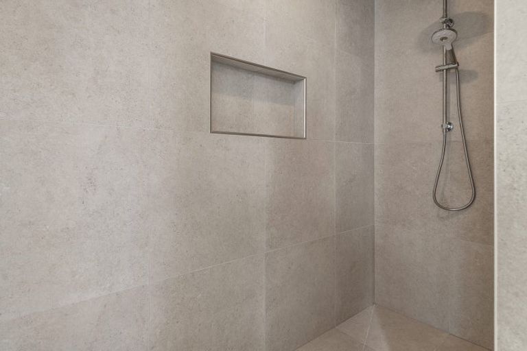 Photo of property in 98 Willowview Drive, Redwood, Christchurch, 8051