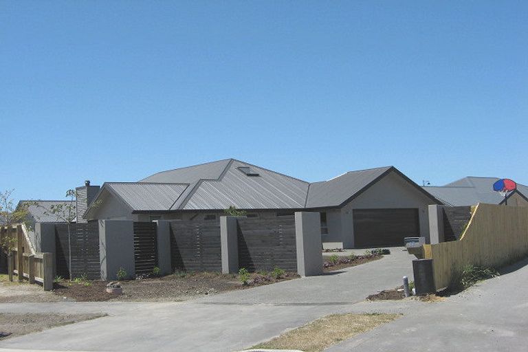 Photo of property in 17 Papaumu Green, Parklands, Christchurch, 8083