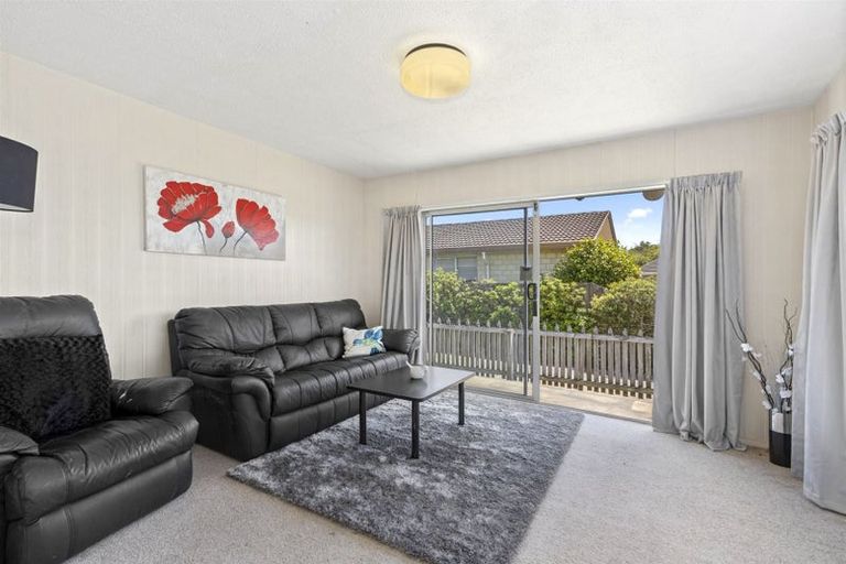 Photo of property in 1/17 Tamarisk Place, Parklands, Christchurch, 8083