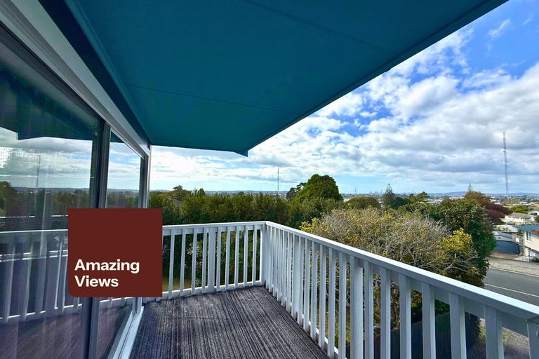 Photo of property in 5 Hartley Terrace, Massey, Auckland, 0614